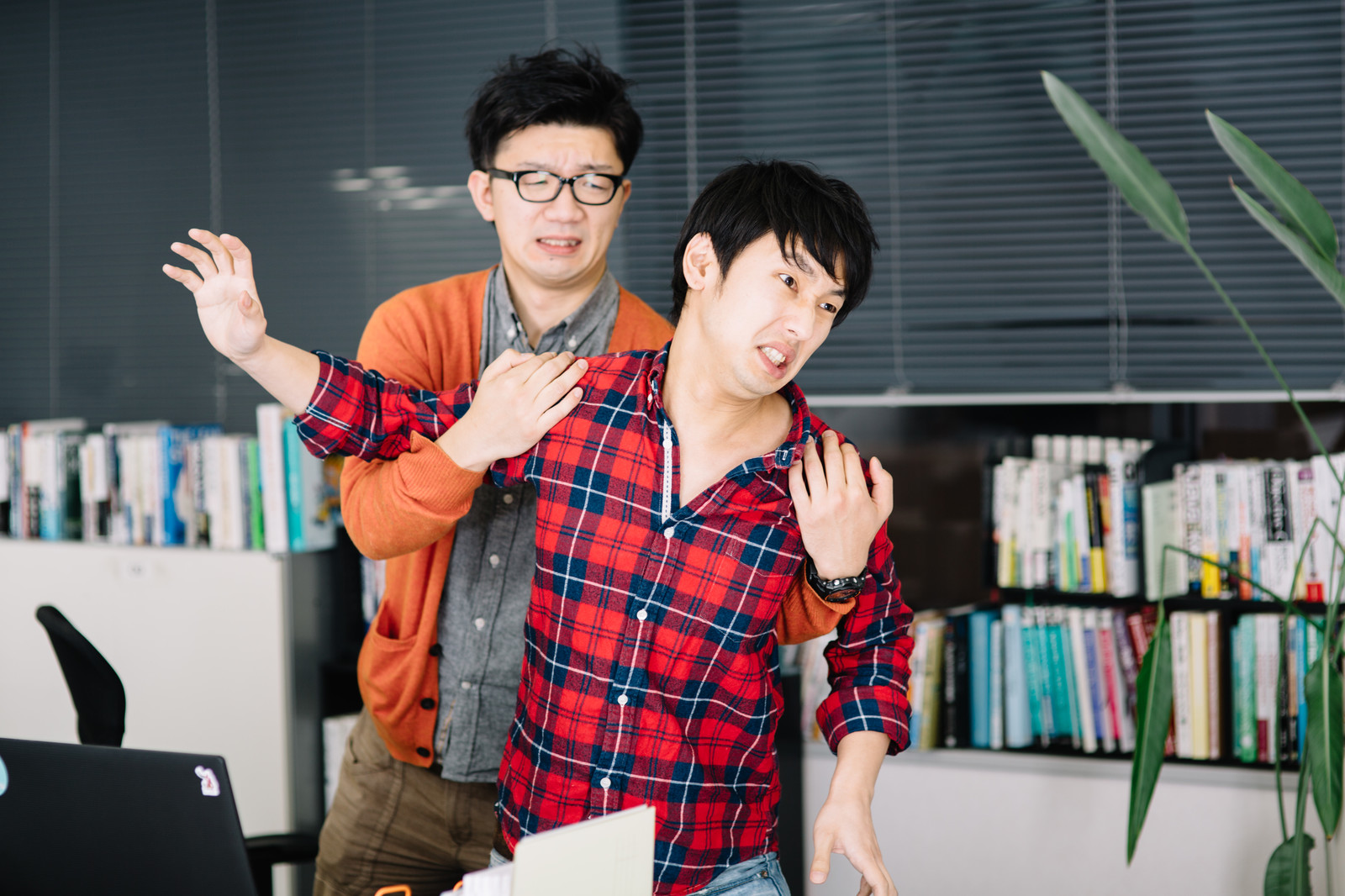 会社の同僚と仲良くし過ぎると転職機会を逸しますよ【疎結合のススメ】