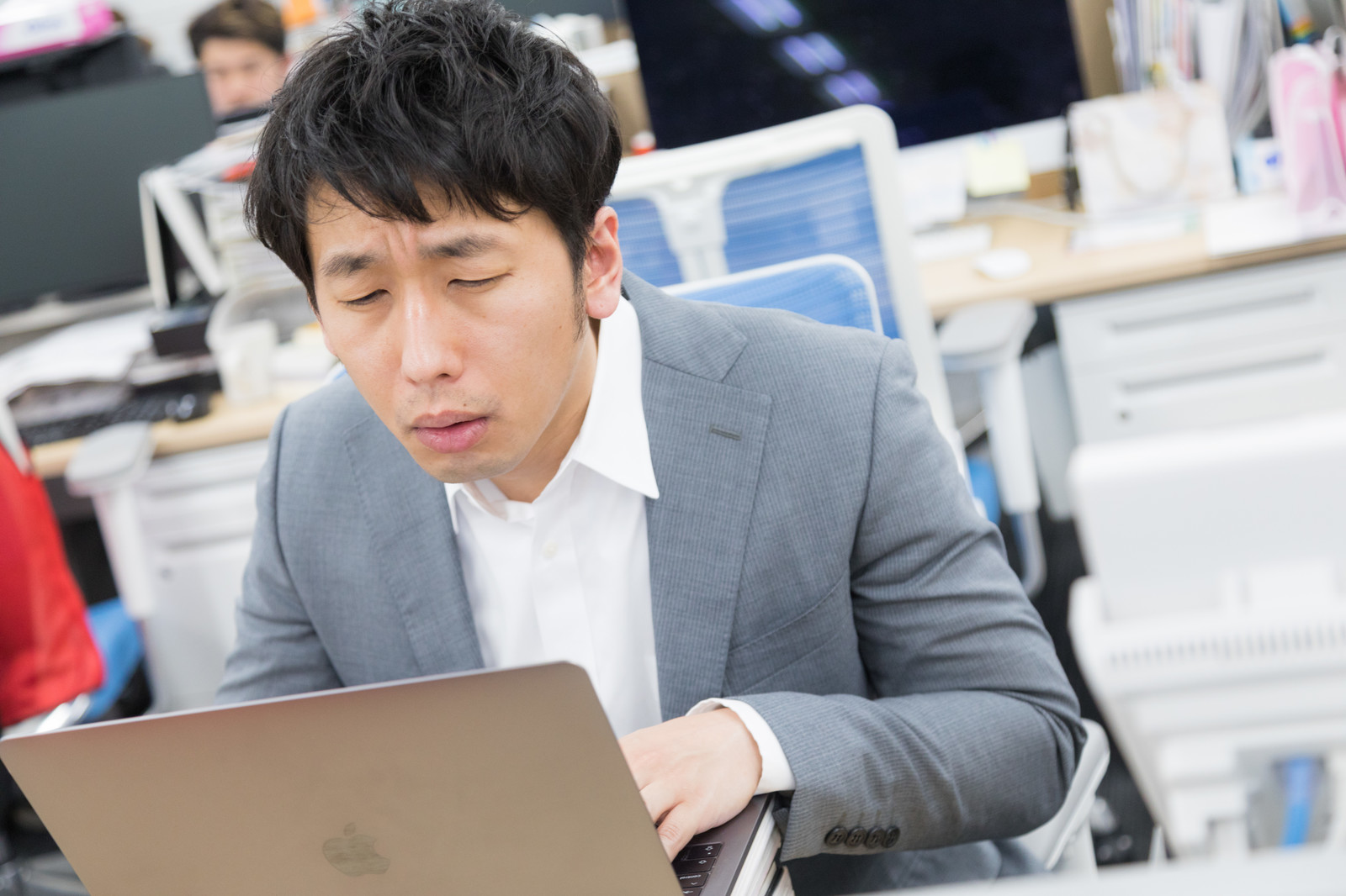 管理職やりたくない若者社員急増中！あなた達副業する気ありますか？